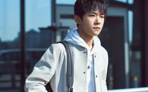 易烊千玺成刚性少年,你与男神的差别,就是一个板寸