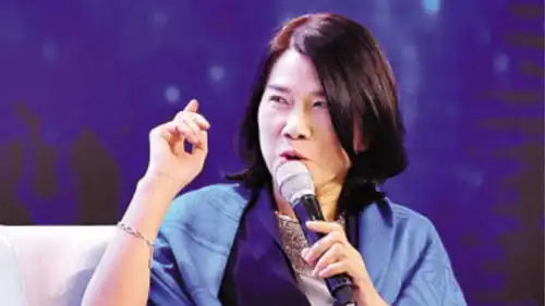 董明珠被问有没有心动男生,得知她的回复后,主持人差点没坐稳