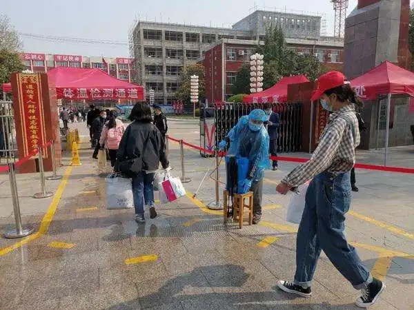 新学期全市学校恢复正常教育教学秩序,意义重大来之不易