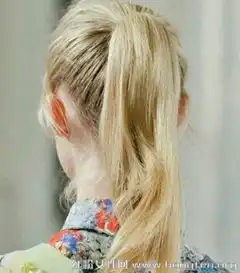 优雅成熟马尾扎法发型打造职场气质造型