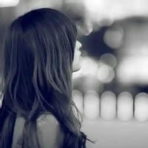 表妹住我家,帮我洗衣做饭,突然回家看她做一事,我立马赶她走