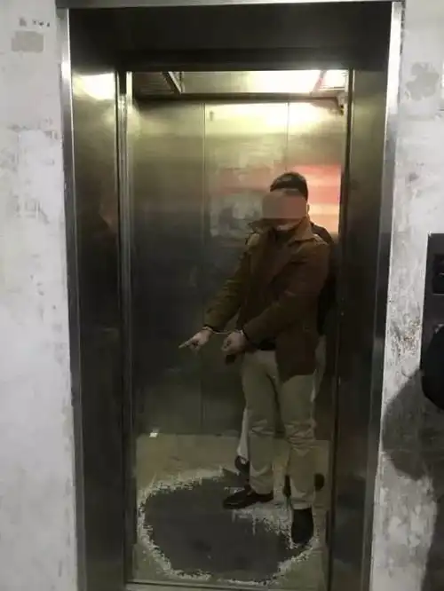 南宁愤怒小女孩乘坐电梯却遭变态猥亵,嫌疑人终于被拘