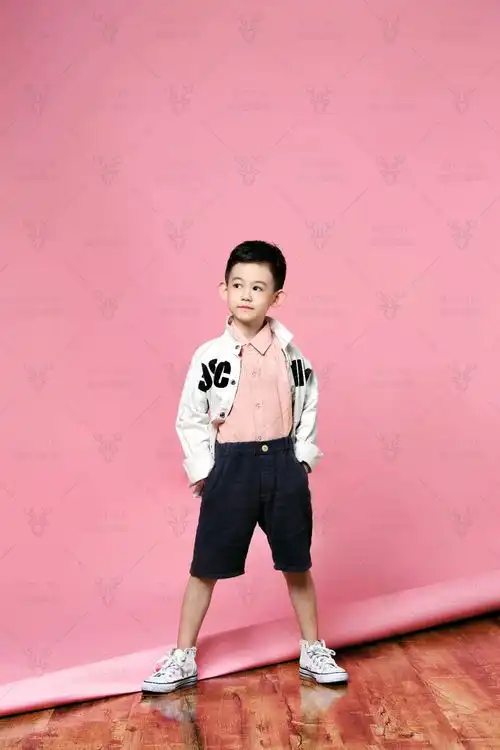 每一个男孩子内心是不是都住着一个粉系少女