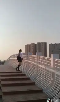 抖音日剧跑走红,一个背影圈粉无数网友这才是心目中的动漫女主