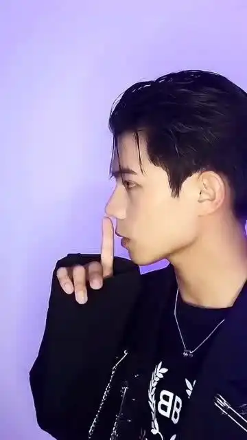 狼系少年完美侧颜,哥哥一个挑眉我就倒,日常舔屏系列
