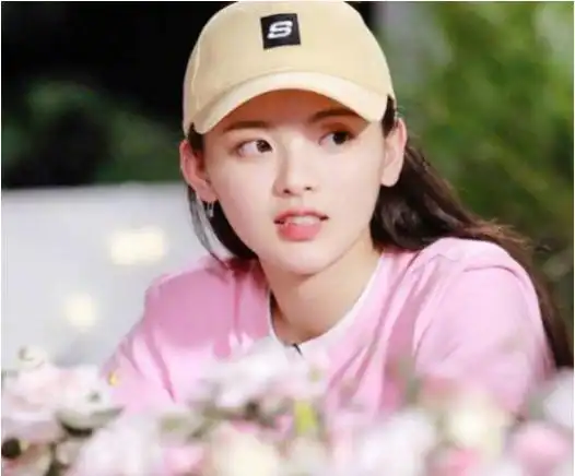 杨超越关闭打赏功能,理由真诚不做作,坦言自己赚钱比粉丝多