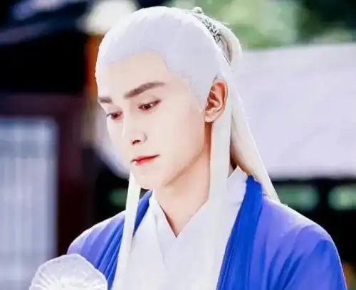 六大蓝衣美男,本以为肖战够仙了,看到王一博才知道啥叫仙气四溢