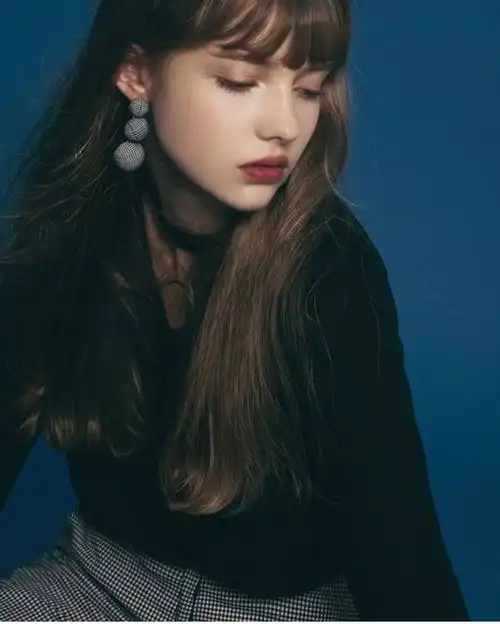 baby内衣外穿配金属短裙,少女气十足可这个bug又来拖后腿