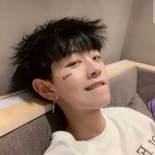 求男生真人正脸侧脸头像
