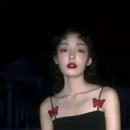 社会头像女最近很火的社会头像女