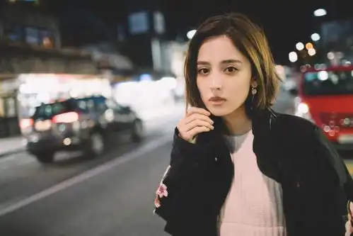 湘绣小桃花外加黑色外套,娜扎超级抚媚的