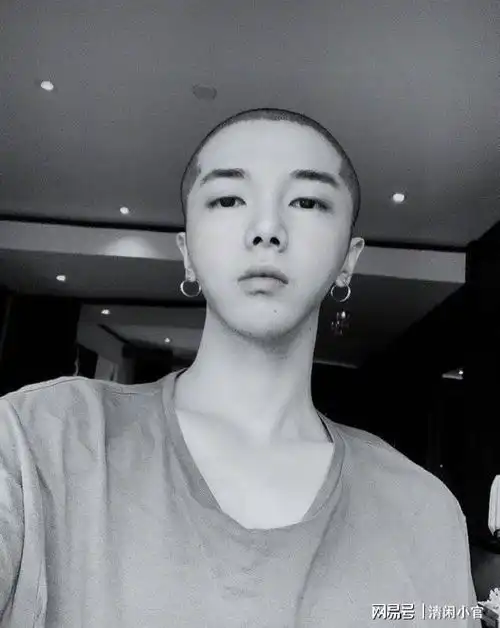 华晨宇再打脸历史再现出糗名场面,粉丝习惯就好