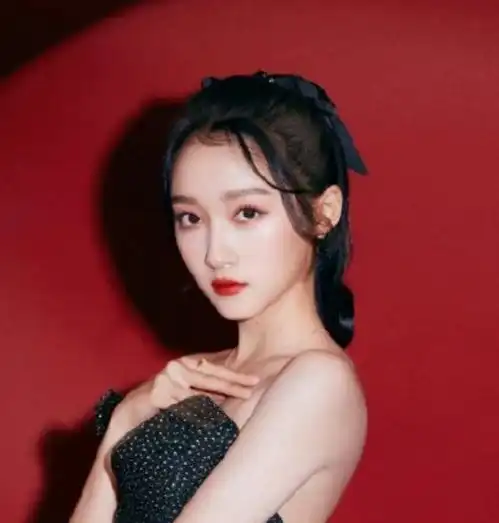 难怪看关晓彤这么眼熟,原来90后最爱看的动画片,是她演的