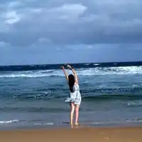 急求单纯清新女生头像