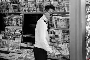 杨祐宁把白衬衣穿得有型简直是型男教科书