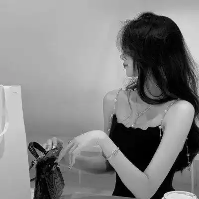 黑白头像女唯美高清图片
