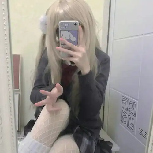 会招桃花的甜妹头像