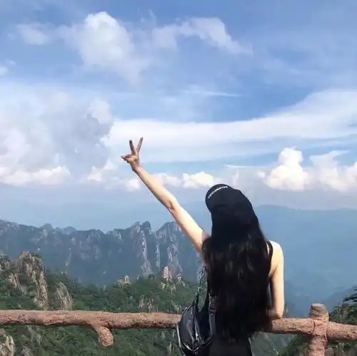 头像来啦女生背影