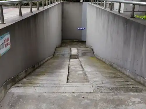 地下车库坡道不再陡,青浦这个社区电动自行车安全治理出新招