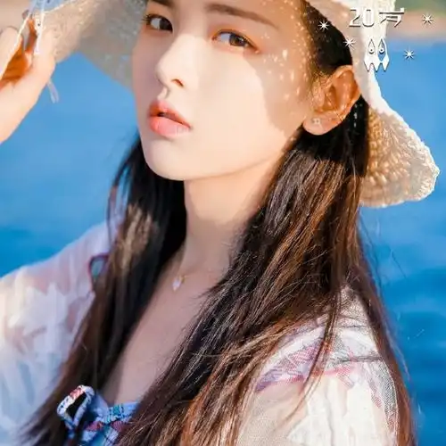 火箭少女杨超越最新海边自拍,甜美宛如刚涉世的小龙女