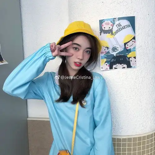 有没有人看过b站这个00后混血女生的视频她好好看