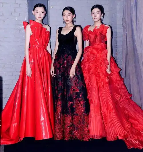 ss22joooys他用插画里的造梦仙裙,找回你久违的少女心