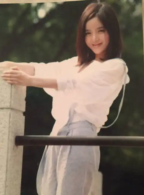 刘怡君yijunliu图片
