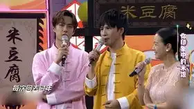 当酷盖少年遇上少女心粉色小摩托,太可爱了哈哈