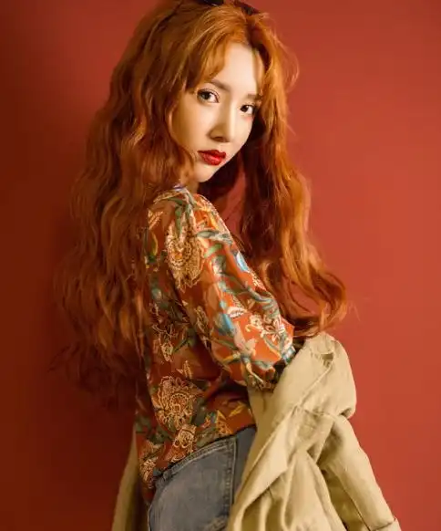 抖音新晋女装一姐,阿纯为挽回形象,竟穿紧身衣秀肌肉
