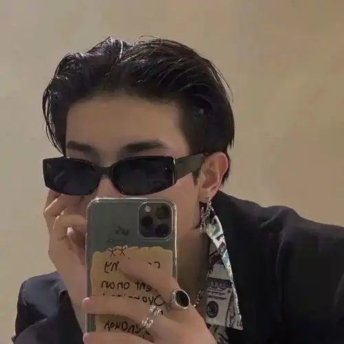 真人男生头像暮光四溢,浓云欲坠,似你蹁跹而来,落在我心上腾讯新闻