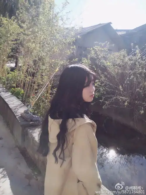 95后独腿女孩自闭2年,健身游泳走出阴影,练出马甲线