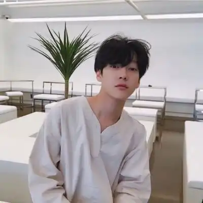 干净男头高清好看清凉的干净少年