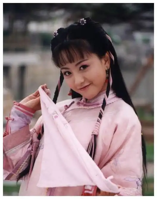 杨蓉从小天赋异禀,出道多年戏红人不火,演技精湛的佛系女孩