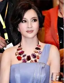 50岁女子似少女不输刘晓庆赵雅芝潘迎紫不老妖精大pk