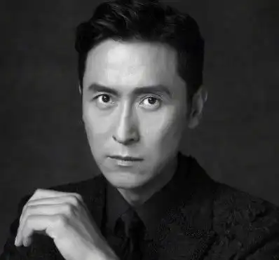 这5位香港明星都是由警察转行做演员的,最后一位还曾是警花