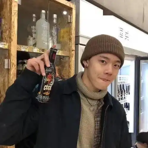 头像丨温柔的人会带你离开海底