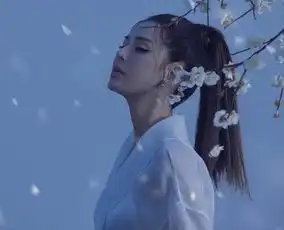 她比刘亦菲有仙气,为男友息影十年,精修图和生图的差距大