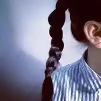 辫子女孩头像
