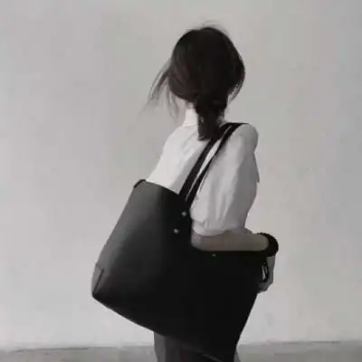 气质高冷女头背影清冷气质女生头像背面图片