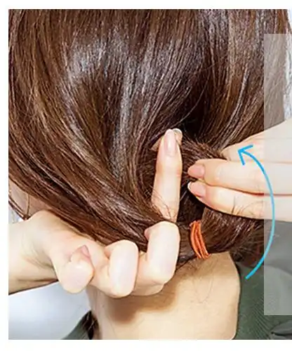 一款超简单的生活编发,大脸女生扎最适合