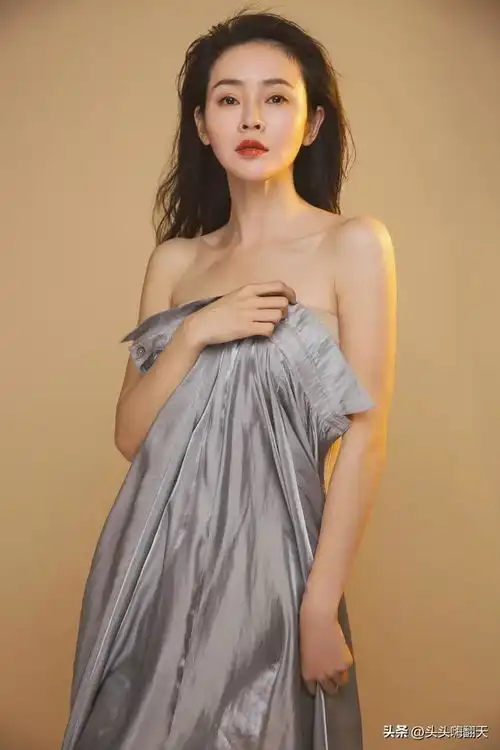于明加性感写真曲线玲珑尽显傲人身材