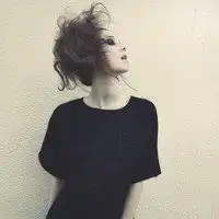 短发黑框眼镜女生动漫图片微信头像图片大全