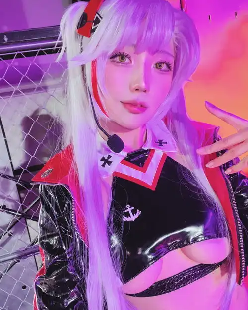 韩国美女coserwell31美图赏身材火辣的成熟御姐