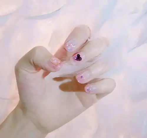 仙气十足的blingbling亮片美甲,人见人爱少女心爆棚了