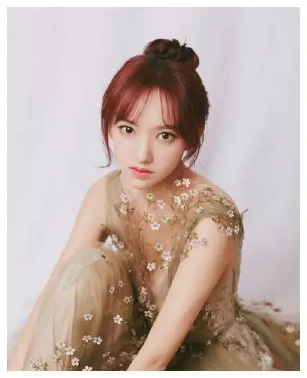 女星仙女裙造型baby是温柔与璀璨本身了,程潇简直漫画少女本女