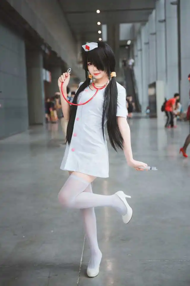 cosplay无下限,双马尾白丝护士装cos