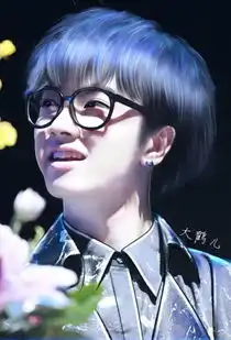 帮忙找找这个可以作为情侣头像的漫画头像,貌似跟华晨宇有关