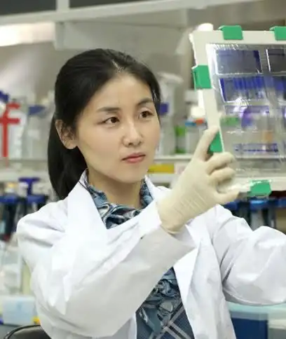 清华美女教授弃国去美,在美立新功,攻克困扰世界50年的难题