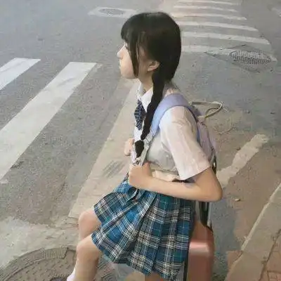 青春校服女生头像