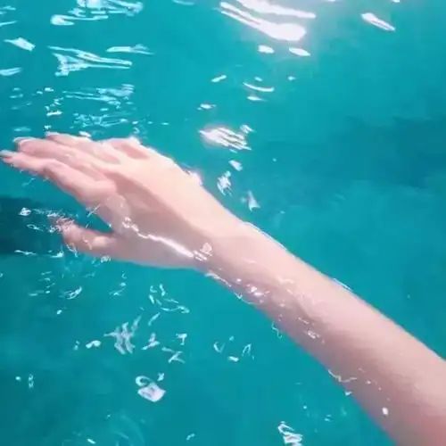 每日头像我对你是一厢情愿,有始无终